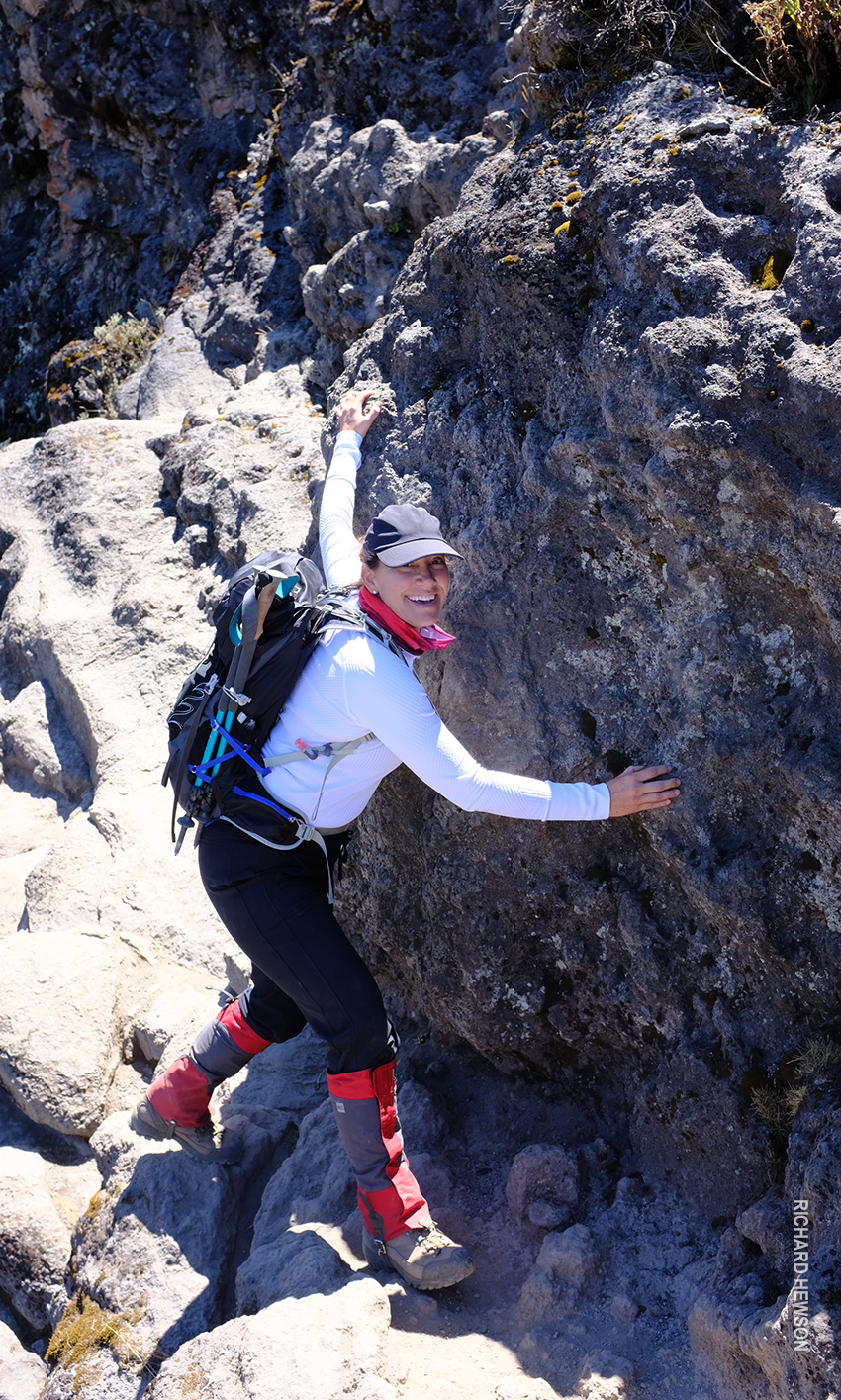 kissing rock on barranco wall